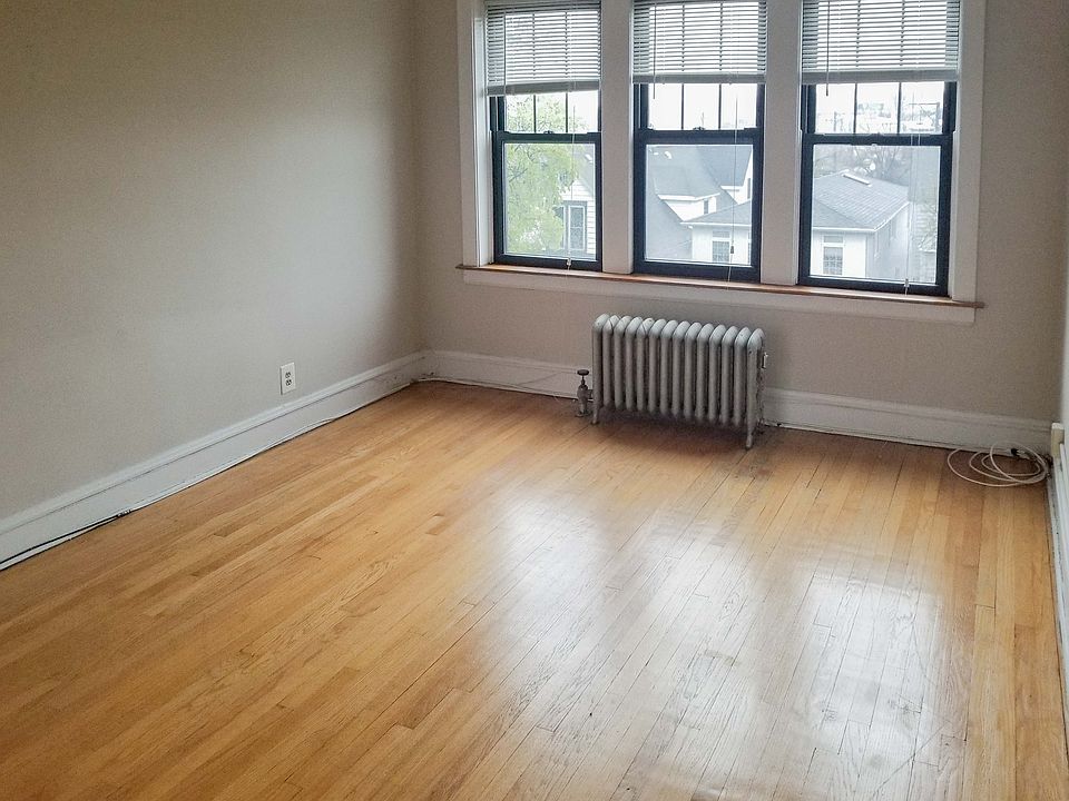 1st image of 4539 N Leavitt St APT 3