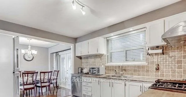 6 Monaco Ct — Photo 10