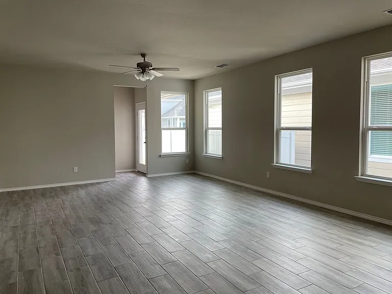 6009 Pitcher Way — Photo 6
