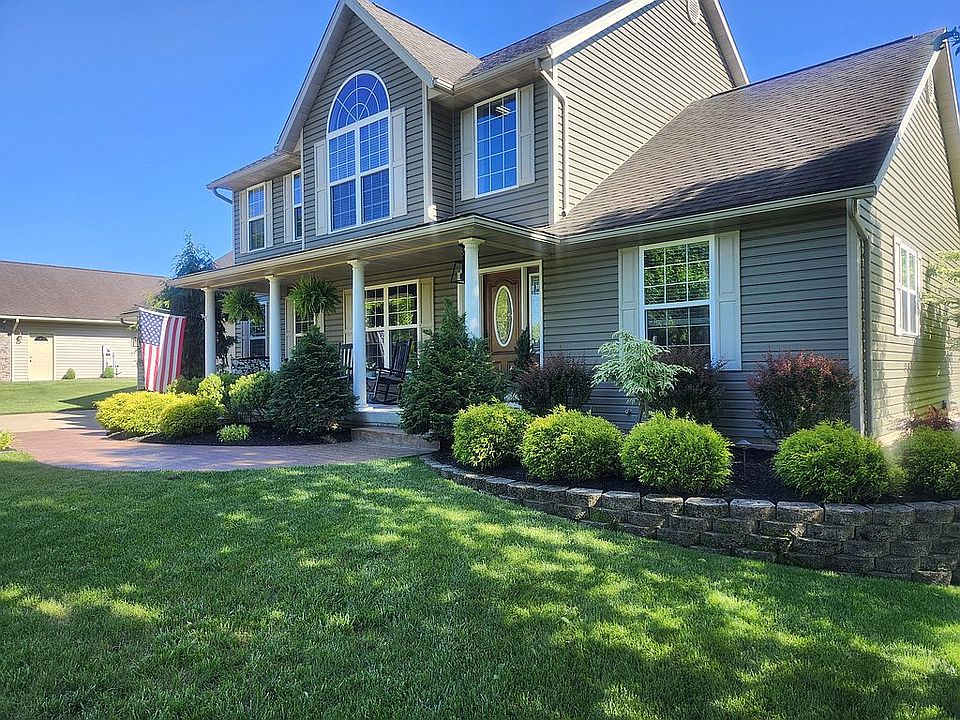 1st image of 129 Oak Grove Ln