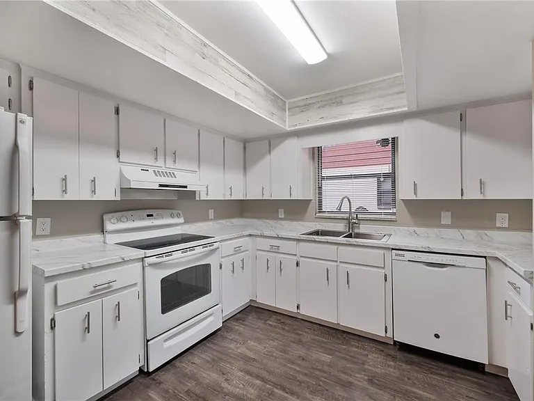 5513 Karan Ct — Photo 10