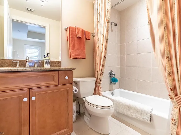 300 3rd Ave S #3 — Photo 27