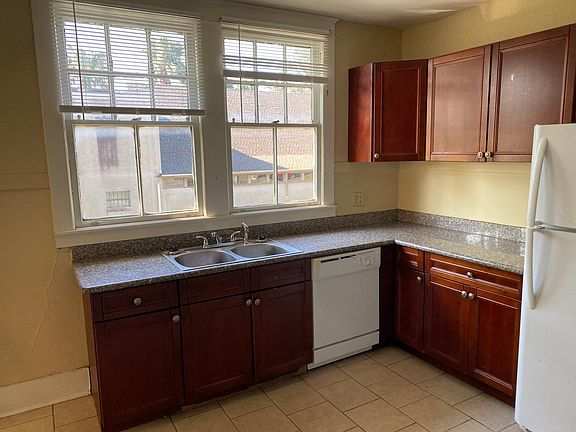 3rd image of 3517 Franklin Ave