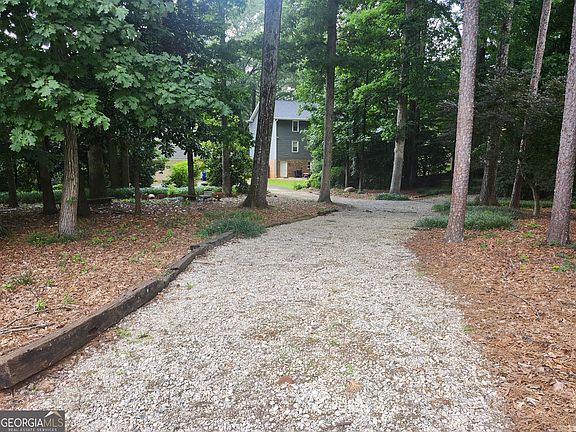 3rd image of 2383 Pine Cove Dr