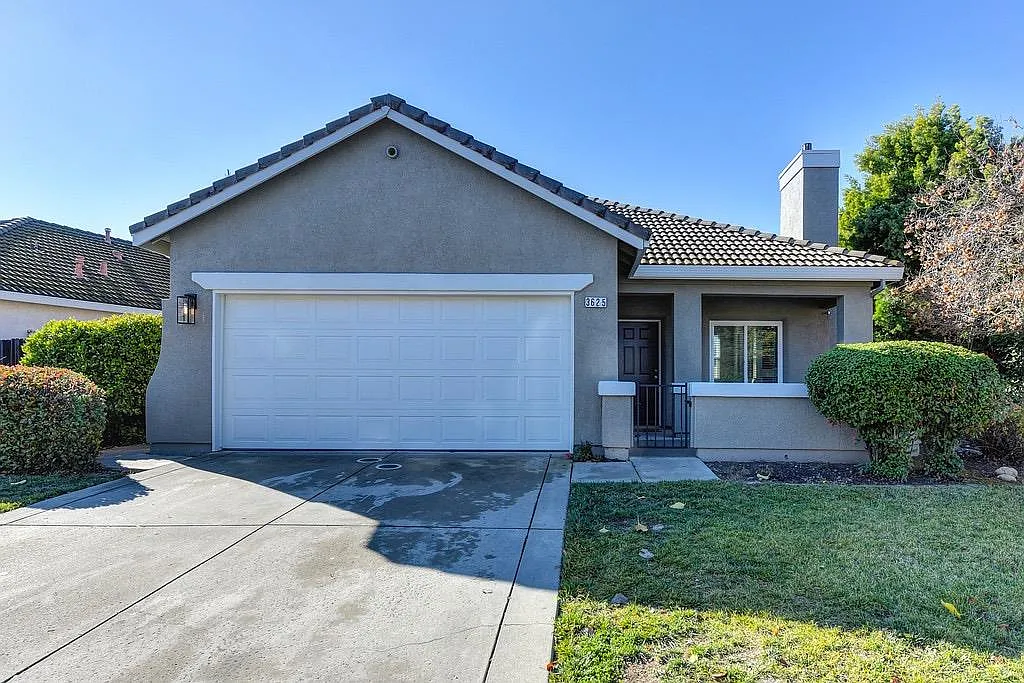 3 bed, 1232 sqft, $2,800 — Photo 2