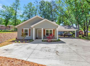304 N Pine St, Walhalla, SC 29691