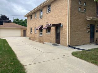 1907 E Van Beck Ave, Saint Francis, WI