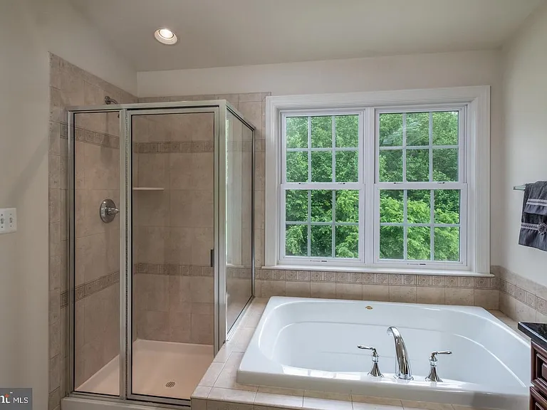 2123 Split Creek Ln — Photo 17