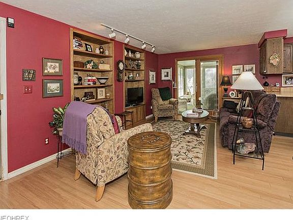3rd image of 960 Brookpoint Dr
