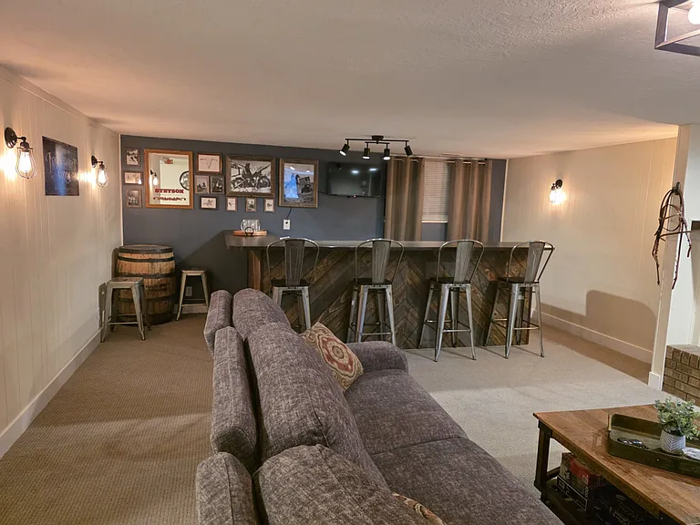 Building's Lounge