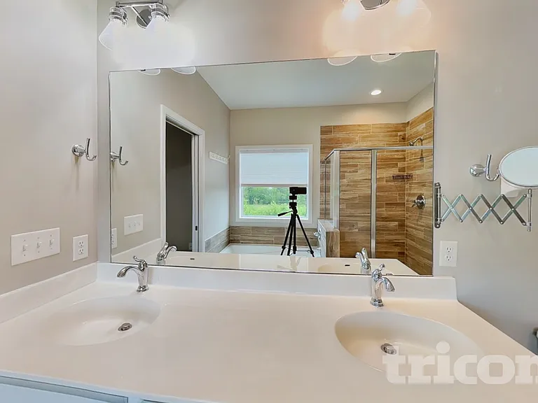 1341 Meadow Ln — Photo 6