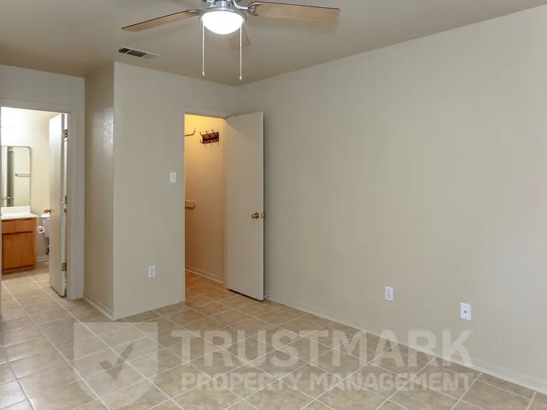 932 Maplewood St #B — Photo 19
