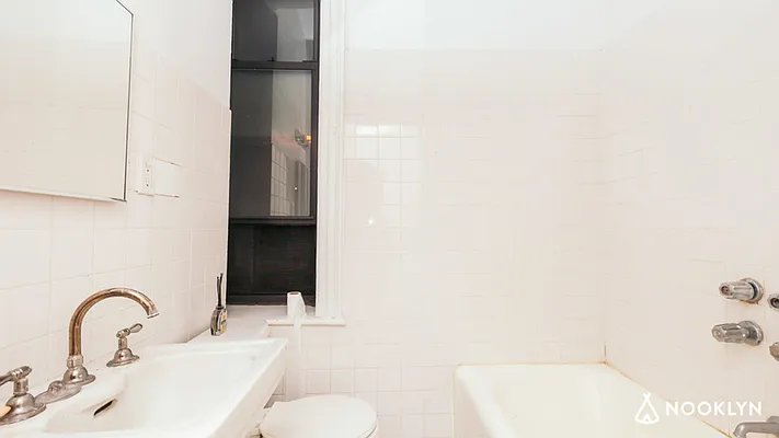 Rented by Nooklyn NYC LLC | media 16