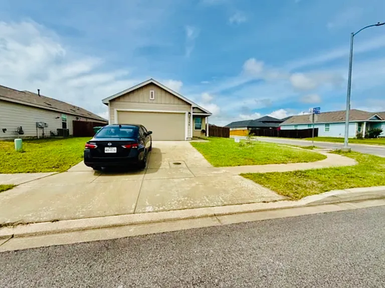9206 Griffith Run — Photo 8