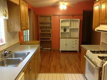 3rd image of 579 W Kessler Ct