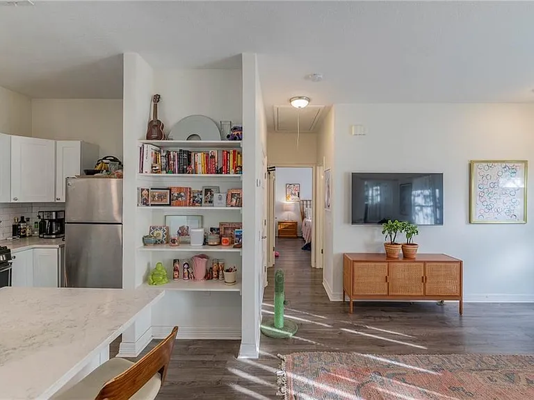 1198 E M Franklin Ave — Photo 10