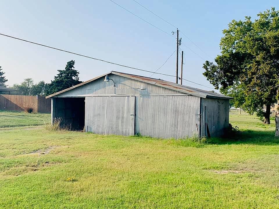 2nd image of 310 Main St