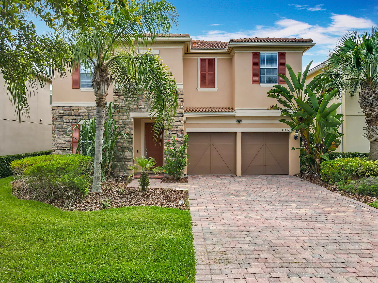 4 bed, 4056 sqft, $4,400 — Photo 1
