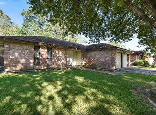 16419 Paint Rock Rd, Friendswood, TX 77546