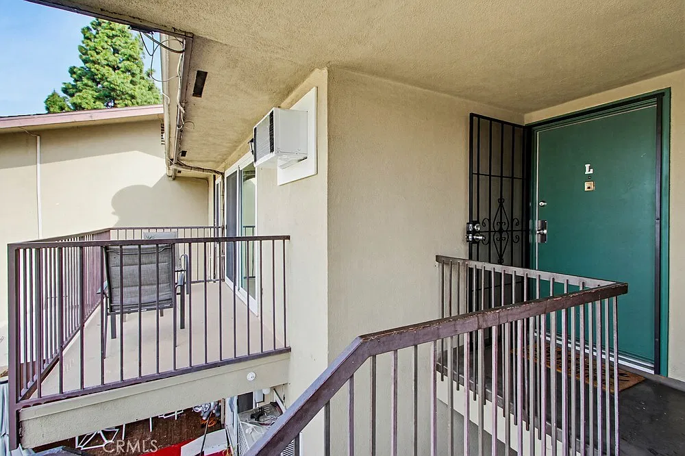 2 bed, 876 sqft, $3,000 — Photo 3