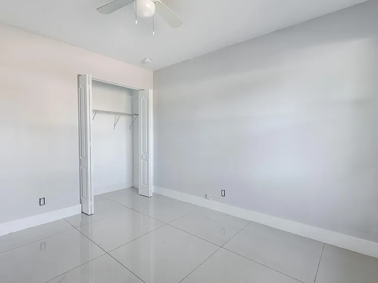 220 Perry Ave #B — Photo 22