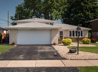 7944 W 81st St, Bridgeview, IL 60455