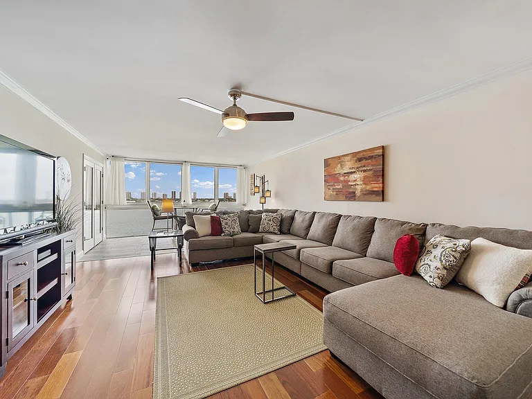 301 Lake Shore Dr #802 — Photo 6