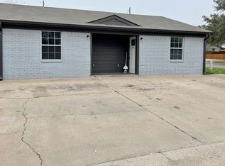 715 E 3rd St APT 3, Weatherford, TX 76086