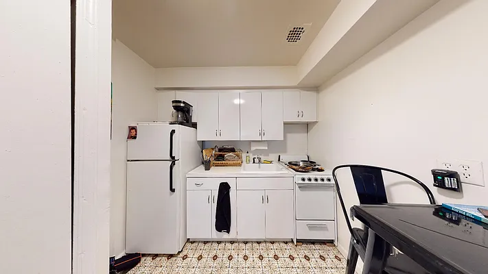 Rented by Bond New York | media 12