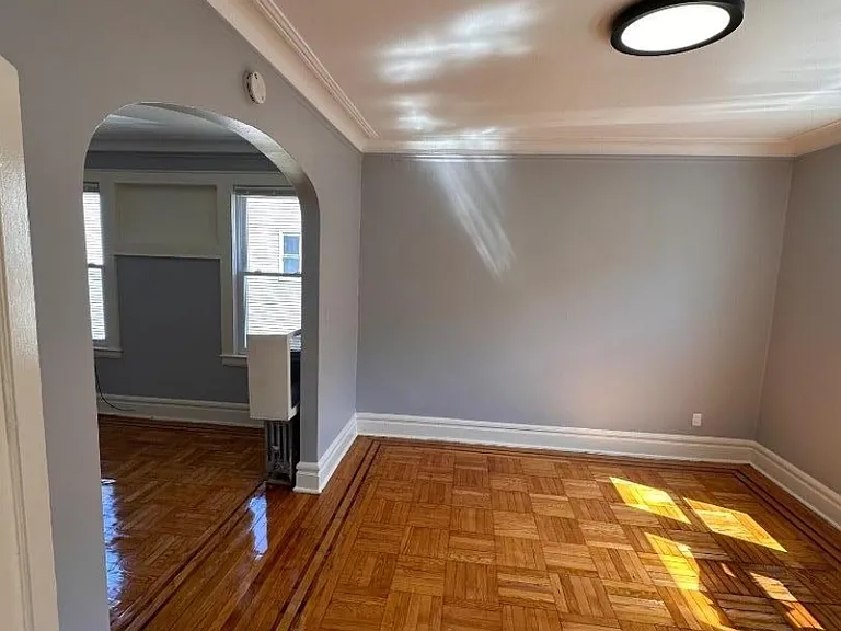 83 Aldine St #2R — Photo 3