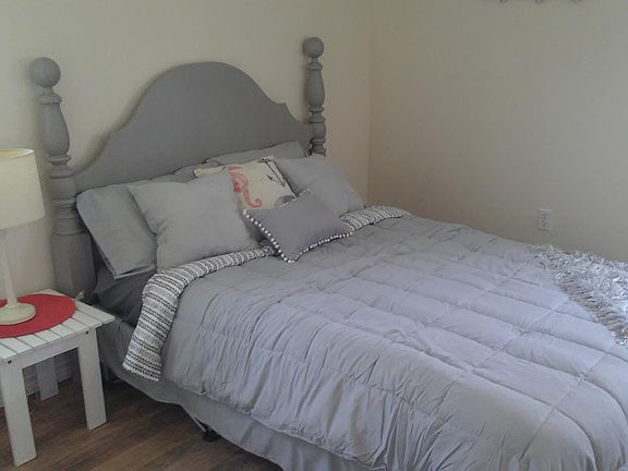 4th image of 1124 N Pearl St #B