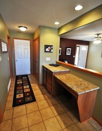 Desk / Drop-Zone Area