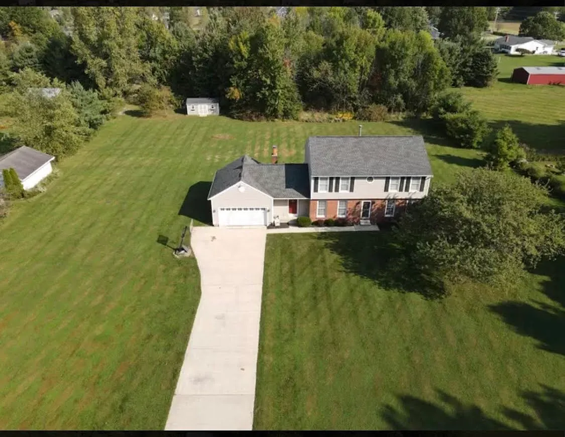 4 bed, 2.5 bath, 2102 sqft, $4,000 — Photo 1