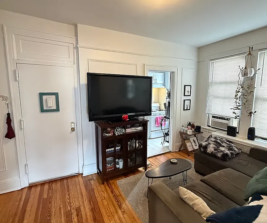 31-76 35th St #3R