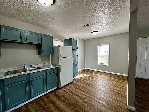 3rd image of 317 Sunnyside Ave