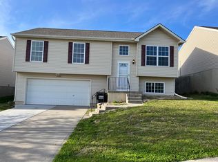 19624 Laci St, Omaha, NE 68135