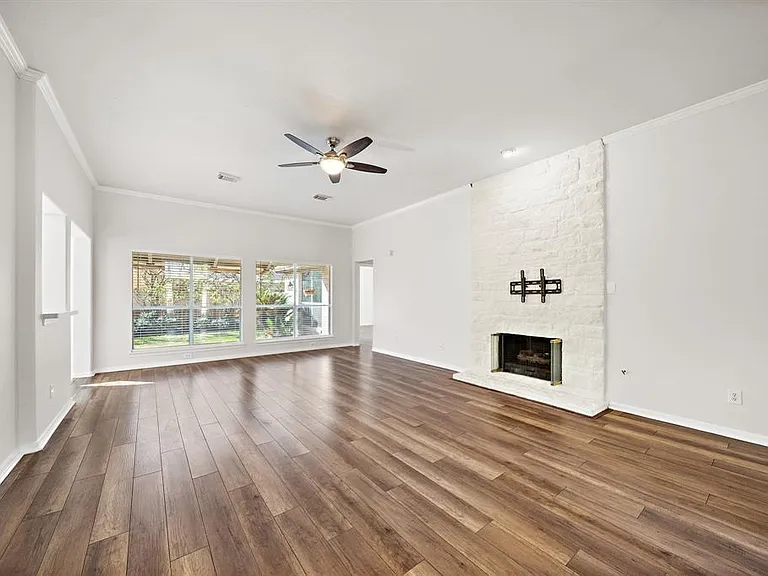 3310 Shadowchase Dr — Photo 5