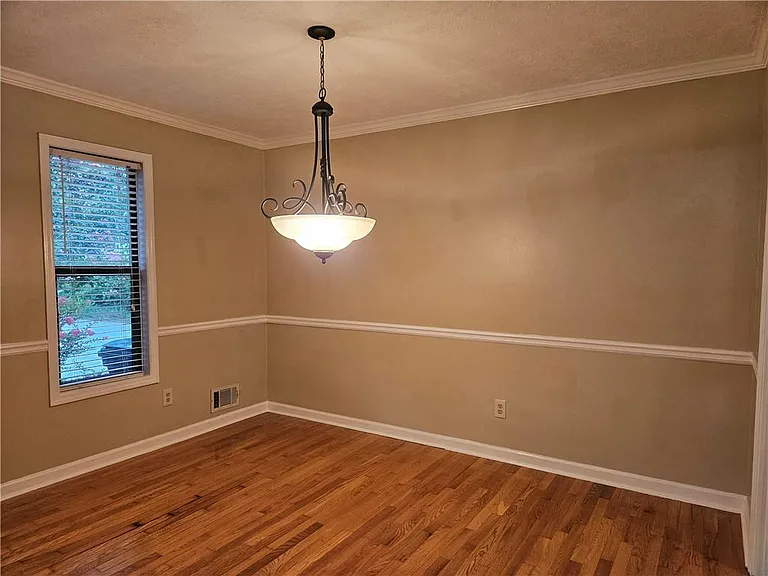 395 Monivea Ln — Photo 7