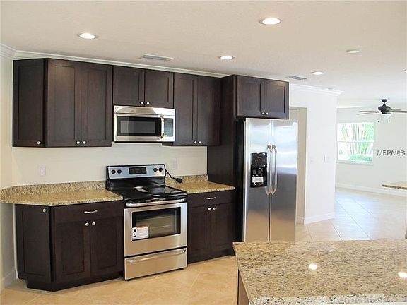 5th image of 320 Matisse Cir