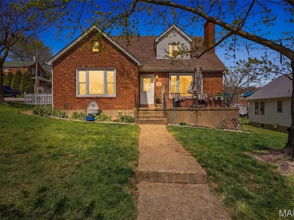 437 W 8th St, Hermann, MO 65041