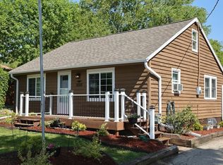 2022 W Goldcrest Ave, Milwaukee, WI 53221