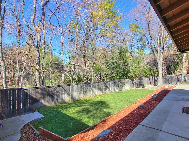 8402 Acorn Dr — Photo 26