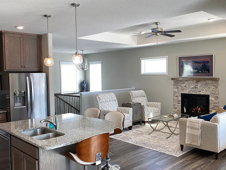 2312 Hart Dr SW — Photo 9