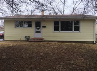 218 Granada Rd, Carpentersville, IL 60110