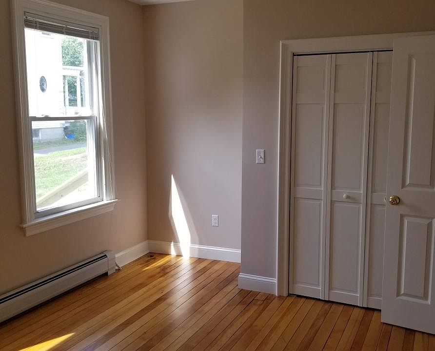 Gardiner 148 Brunswick Ave Gardiner ME Zillow