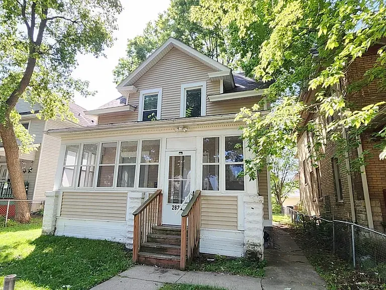 2823 Bryant Ave N — Photo 1