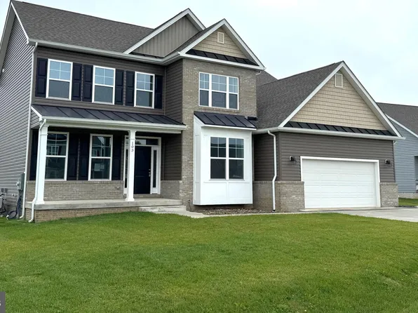 103 Santiago Cir, Martinsburg, WV 25403