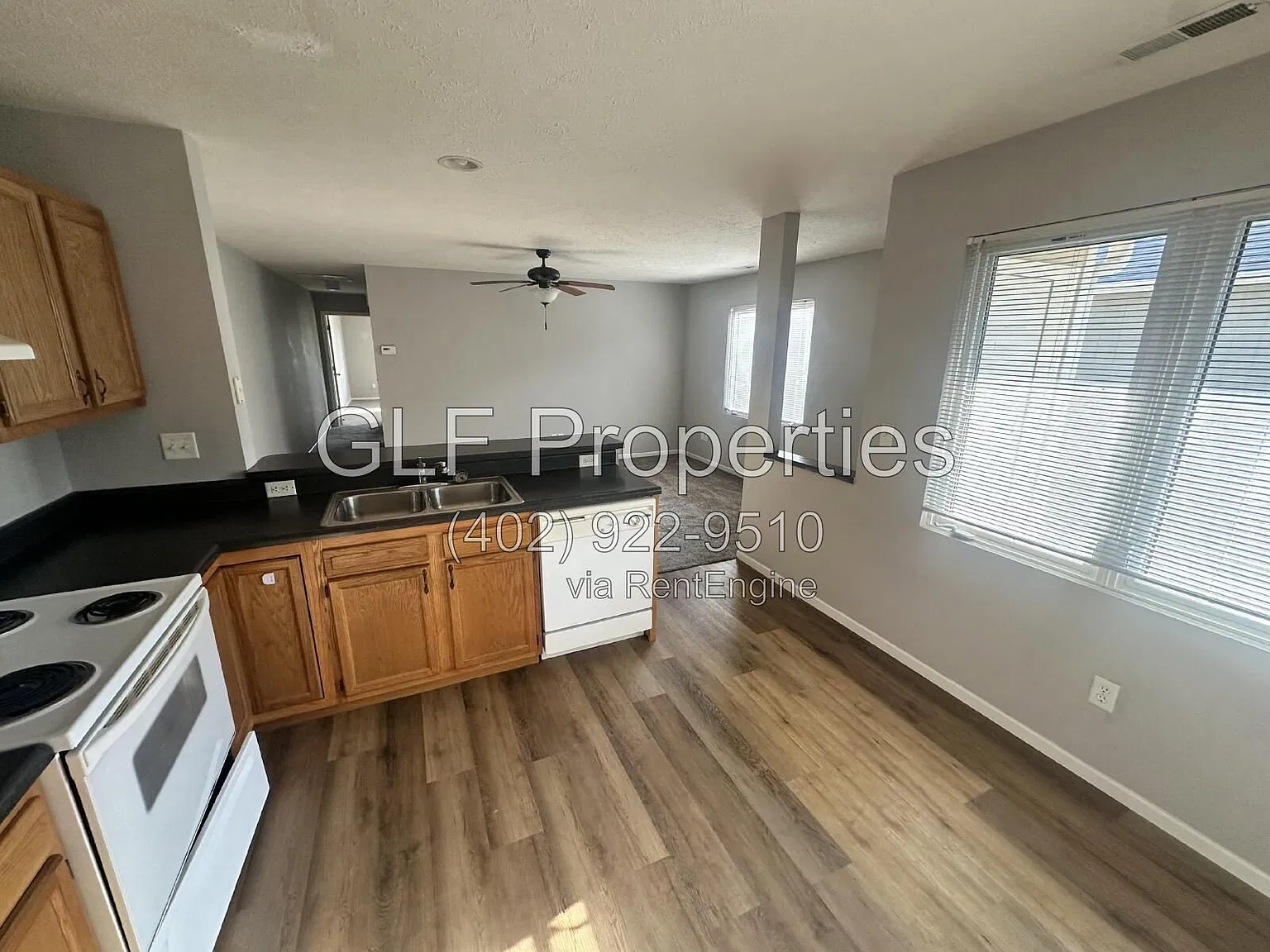 2 bed, 1.0 bath, 915 sqft, $1,000 — Photo 1