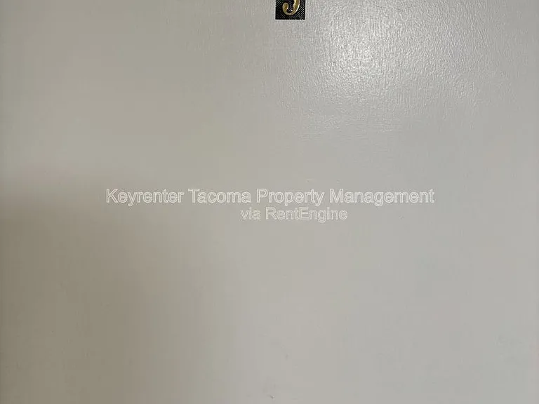 1302 E 40th St #5 — Photo 7