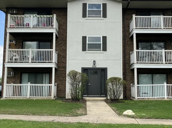 225 Gregory St APT 10, Aurora, IL 60504